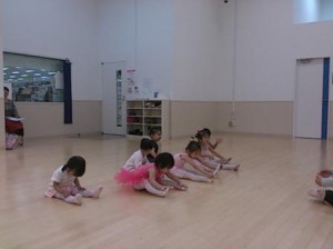 １２月２日東雲カルチャークラス（ベビーバレエ、３～６歳バレエ、６～１２歳バレエ）