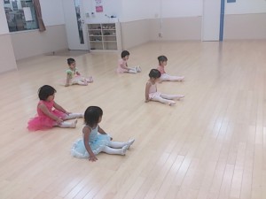 ６月３０日東雲カルチャークラス～杉もとみな子の　初めて出会うベビーバレエ