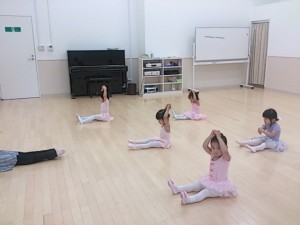 ７月７日東雲カルチャー　杉もとみな子の「初めて出会うベビーバレエ」