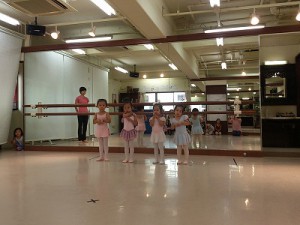 ８月２２日金曜ルビークラス（３～６才バレエ）