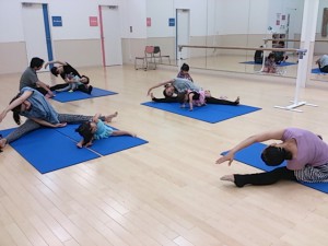 ８月１１日東雲カルチャー　杉もとみな子の「ママと一緒にベビーバレエ」