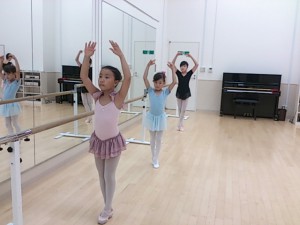９月８日イオンカルチャークラブ東雲「ミントクラス」（小学生バレエ・歌）