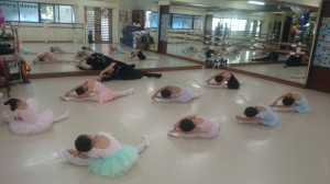 １０月１４日火曜ルビーAクラス（３～６才バレエ･読み聞かせ・お話し創り）