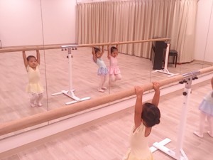 １０月９日　イオンカルチャークラブ　葛西店「初めて出会うベビーバレエ」