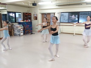 １０月１１日土曜エメラルド＆ガーネット（９～１５歳クラシックバレエ）