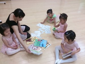 １０月１３日イオンカルチャークラブ東雲店　杉もとみな子の　「初めて出会うベビーバレエ」