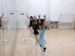 10月20日イオンカルチャー東雲　杉もとみな子の「ミントクラス」（小学生クラシックバレエ）
