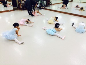 11月27日木曜ルビークラス（３~６才バレエ・歌・読み聞かせ・お話し創り）