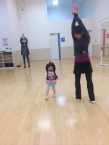 12月8日イオンカルチャークラブ東雲店　杉もとみな子の「ママと一緒に親子バレエ」