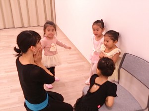 12月25日イオンカルチャークラブ葛西店　杉もとみな子の「初めて出会うベビーバレエ」