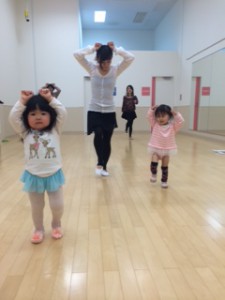 １月19日イオンカルチャークラブ　杉もとみな子の「ママと一緒に親子バレエ」