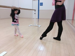 １月12日イオンカルチャークラブ　杉もとみな子の「ママと一緒に親子バレエ」