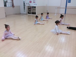 １月12日イオンカルチャークラブ　杉もとみな子の「ストロベリークラス」（３～６才バレエ・歌・読み聞かせ・お話創り）