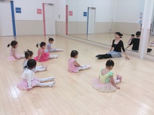 1月26日イオンカルチャークラブ東雲店　杉もとみな子の「初めて出会うベビーバレエ」