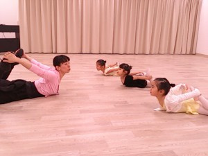 2月19日イオンカルチャークラブ　葛西店　杉もとみな子の「初めて出会うベビーバレエ」（２才・３才バレエ・歌・読み聞かせ・お話創り）