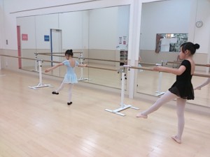 2月9日イオンカルチャークラブ　東雲店　杉もとみな子の「ミントクラス」（小学生クラシックバレエ・歌）