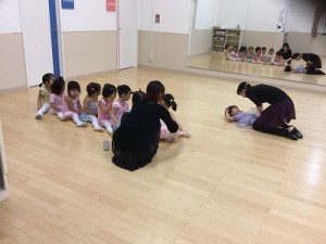 2月23日イオンカルチャークラブ東雲店　杉もとみな子の「初めて出会うベビーバレエ」