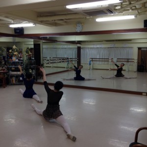 2月23日月曜日ガーネット＆ダイアモンドクラス（クラシックバレエ・高校生以上）