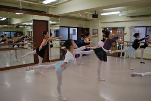 ３月7日土曜エメラルド＆ガーネットクラス（９～１５才クラシックバレエ）