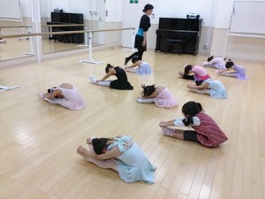 3月2日イオンカルチャークラブ　東雲店　杉もとみな子の「ストロベリークラス」（３～６才バレエ・歌・読み聞かせ・お話創り）