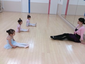 4月13日イオンカルチャークラブ東雲店「ベビークラス」（初めて出会うベビーバレエ）