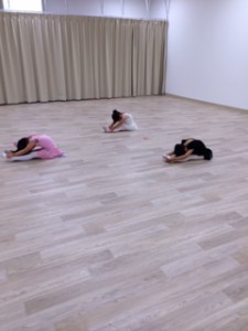 イオンカルチャークラブ葛西店「キッズクラス」（ストロベリークラス）３～６才バレエ・歌・読み聞かせ・お話創り