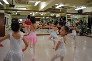 5月27日水曜サファイアクラス（小学1年生～3年生・クラシックバレエ）