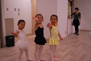5月21日イオンカルチャークラブ葛西店「キッズクラス」（ストロベリークラス）　３～６才バレエ・歌・読み聞かせ・お話創り
