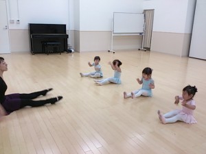 5月18日イオンカルチャークラブ東雲店「ベビーバレエ」（２才・３才）