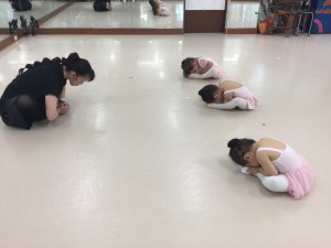 6月25日木曜パールクラス（2才～3才・クラシックバレエ・歌・読み聞かせ・お話し創り）