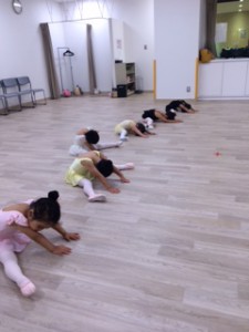 7月9日イオンカルチャークラブ葛西店「キッズクラス」（３～６才バレエ・歌・読み聞かせ）