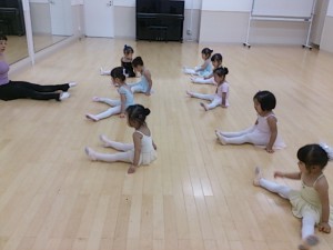 9月7日イオンカルチャークラブ東雲店「ベビークラス」（２才・３才バレエ・歌・読み聞かせ・お話創り）