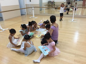 9月7日イオンカルチャークラブ東雲店「キッズ・ストロベリークラス」（３～６才バレエ・歌・読み聞かせ・お話創）