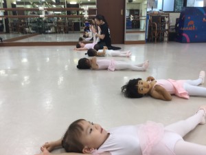 9月10日木曜パール（2～3才・クラシックバレエ・歌・読み聞かせ・お話創り）