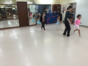 9月25日金曜ルビークラス（English・クラシックバレエ・歌・読み聞かせ・お話創り）