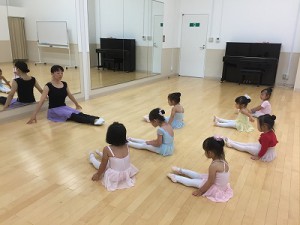9月28日イオンカルチャークラブ東雲店「ベビークラス」（２才・３才バレエ・歌・読み聞かせ・お話創り）