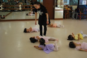 10月24日土曜パールクラス（2才～3才・クラシックバレエ・歌・読み聞かせ・お話創り）