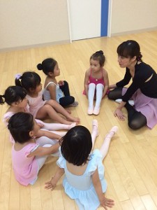 11月16日イオンカルチャークラブ　ストロベリーBクラス　３～６才バレエ・歌・読み聞かせ・お話創り