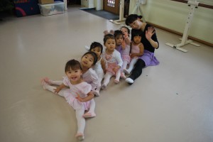11月26日木曜パールクラス（2才～3才・クラシックバレエ・歌・読み聞かせ・お話創り）