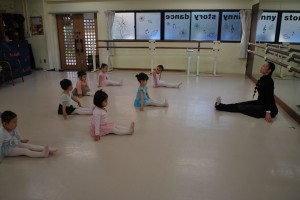 12月1日火曜ルビーＡクラス（3才～6才・クラシックバレエ・歌・読み聞かせ･お話創り）