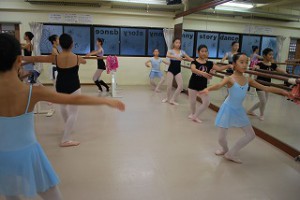 12月12日土曜エメラルド＆ガーネットクラス（９～１５才クラシックバレエ）