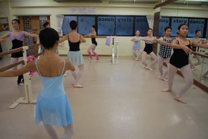 12月19日土曜エメラルド＆ガーネット（小学4年生～中学1年生・クラシックバレエ）