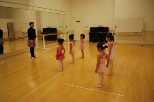 12月7日イオンカルチャークラブ東雲店「ストロベリーBクラス」（３～６才バレエ・歌・読み聞かせ・お話創り）