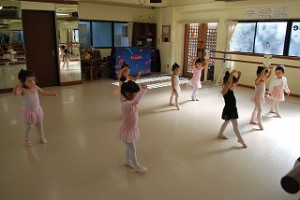 1月7日木曜パールクラス（2～3才・クラシックバレエ・歌・読み聞かせ・お話創り）