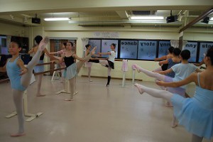 1月23日土曜エメラルド＆ガーネットクラス（９～１５才クラシックバレエ）