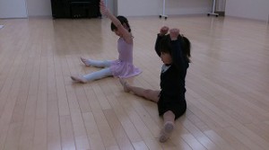 1月11日イオンカルチャークラブ東雲店「ベビーBクラス」キッズ　３～６才バレエ、歌、読み聞かせ、お話創り