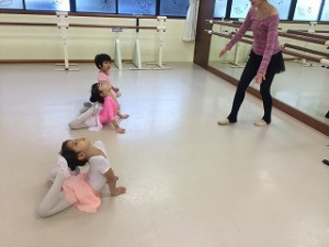 1月22日金曜英語ルビークラス（3才～6才・クラシックバレエ・歌・読み聞かせ・お話創り）