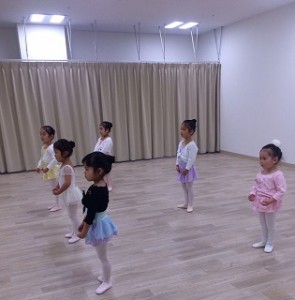 1月14日イオンカルチャークラブ葛西店「ストロベリークラス」（３～６才バレエ、歌、読み聞かせ、お話し創り）