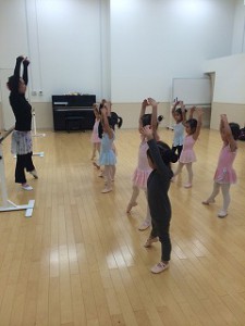 1月18日イオンカルチャークラブ東雲店「ストロベリーB」クラス（３才～６才バレエ・歌・読み聞かせ・お話創り）