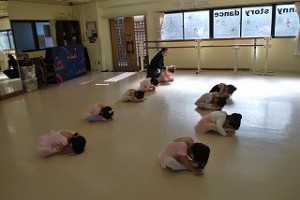 1月28日木曜パールクラス（2～3才・クラシックバレエ・歌・読み聞かせ・お話創り）